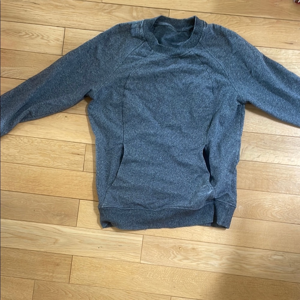 Lululemon women’s sweatshirt